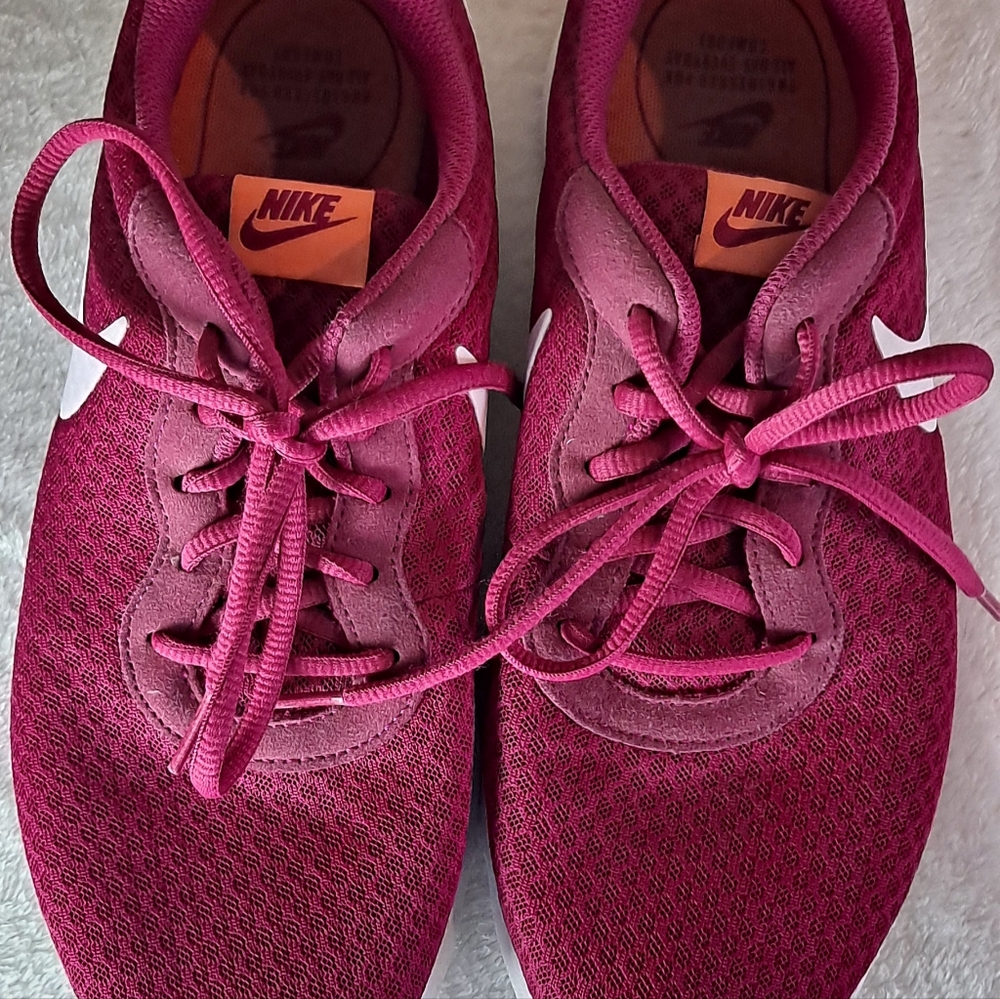 Nike Lace Up Running Shoes Fuscia/White Sz 10 - Picture 2 of 9